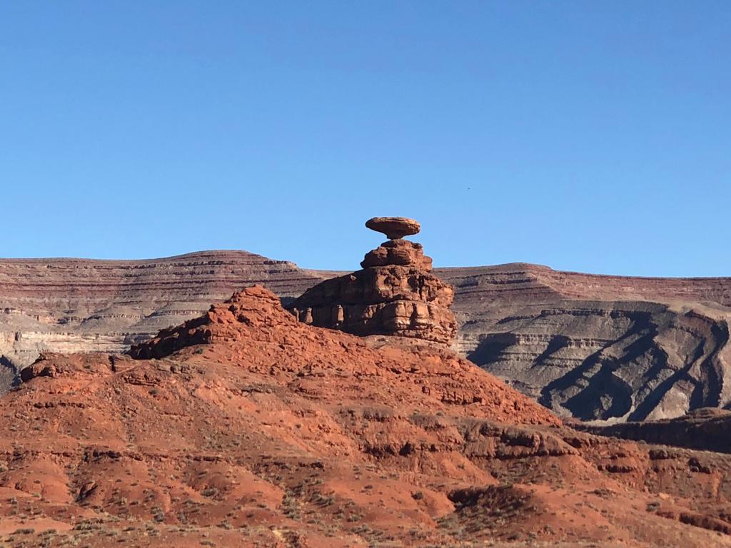 Picture of the Mexican Hat rock formation.