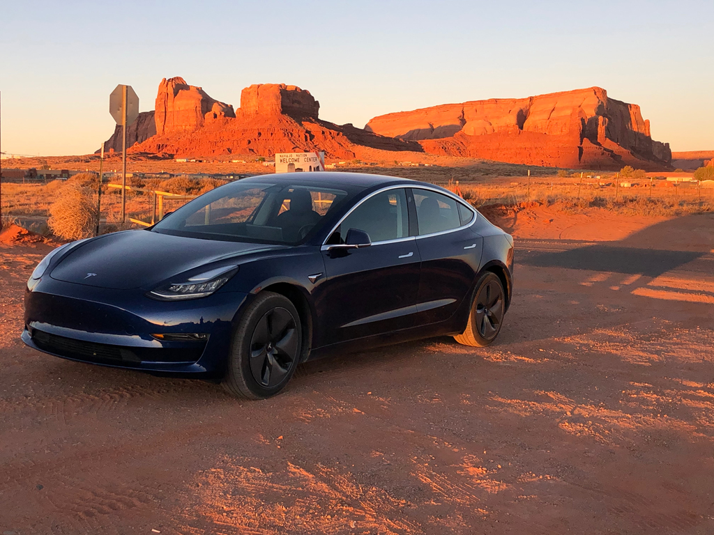 Picture of a mesa in Monument Valley.